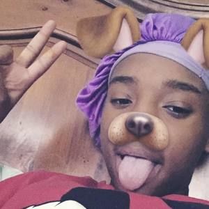 Meet your Posher, Destinee